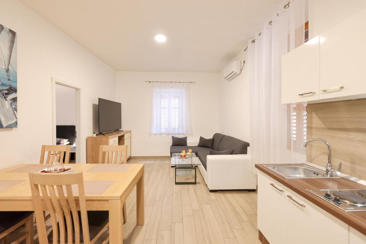 Old Town Donatello Apartment ซาดาร์ ภายนอก รูปภาพ