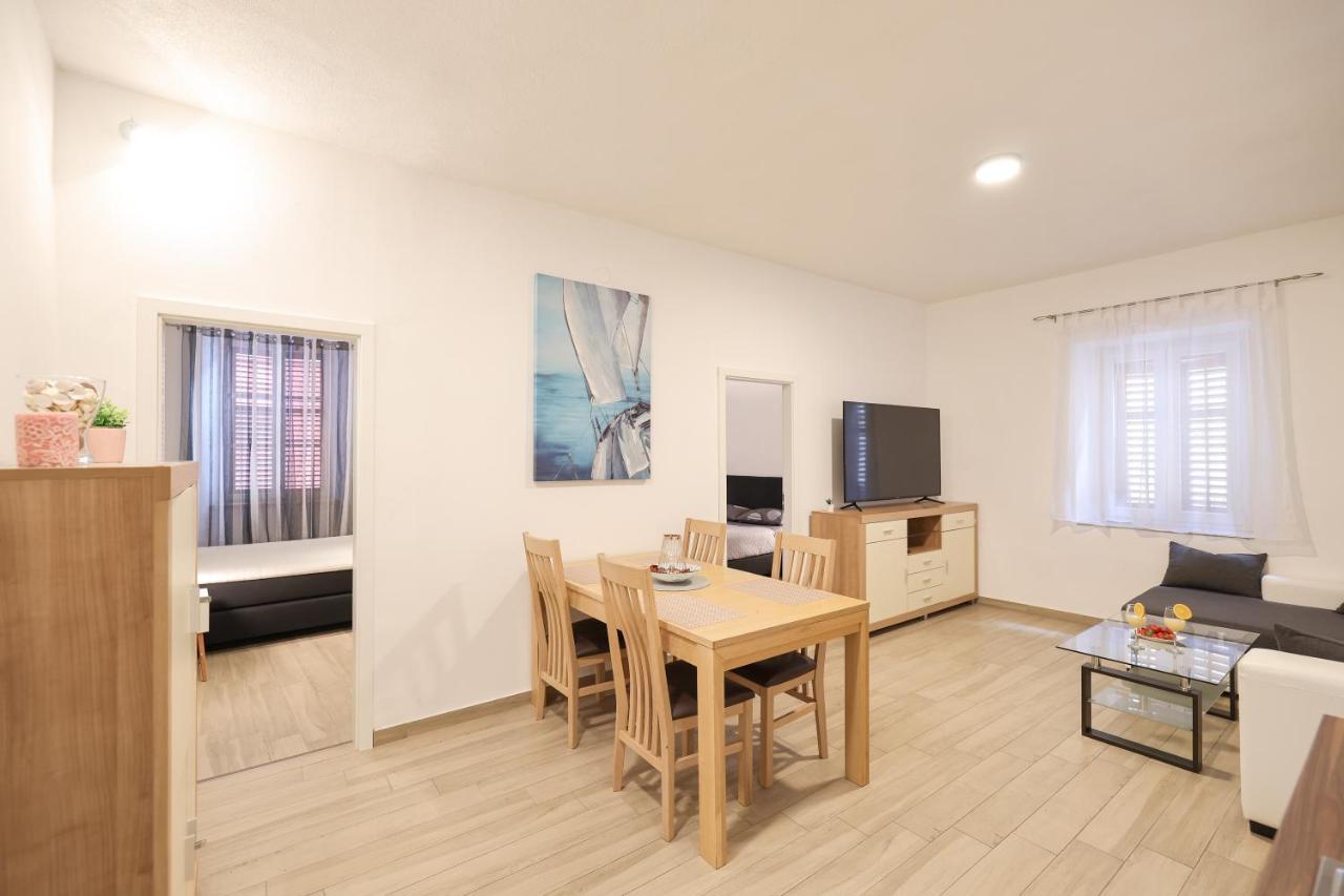 Old Town Donatello Apartment ซาดาร์ ภายนอก รูปภาพ