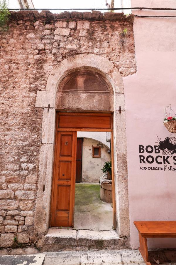 Old Town Donatello Apartment ซาดาร์ ภายนอก รูปภาพ