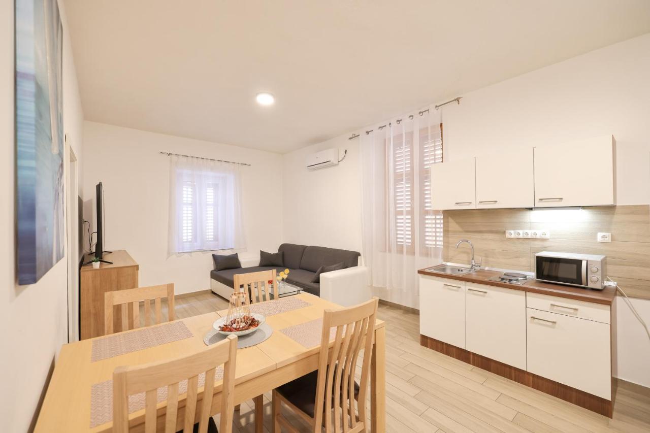 Old Town Donatello Apartment ซาดาร์ ภายนอก รูปภาพ